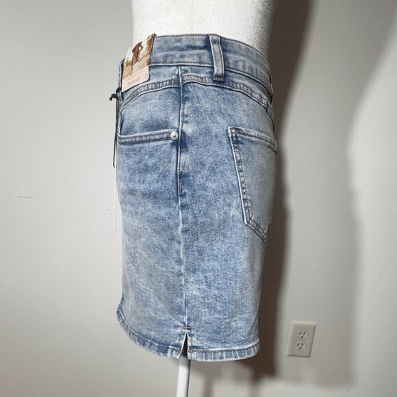 NWT - Sincerely Jules Women's Denim Mini Skirt - Size 3/26 - Picture 4 of 11